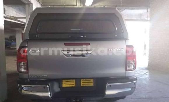 Buy Used Toyota Hilux Silver Car in Beitbridge in Matabeleland South Buy Used Toyota Hilux Silver Car in Beitbridge in Matabeleland South