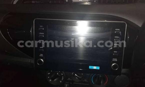 Buy Used Toyota Hilux Silver Car in Beitbridge in Matabeleland South Buy Used Toyota Hilux Silver Car in Beitbridge in Matabeleland South