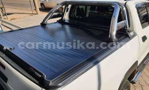Buy Used Toyota Hilux White Car in Beitbridge in Matabeleland South Buy Used Toyota Hilux White Car in Beitbridge in Matabeleland South