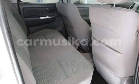 Buy Used Toyota Hilux Silver Car in Beitbridge in Matabeleland South Buy Used Toyota Hilux Silver Car in Beitbridge in Matabeleland South