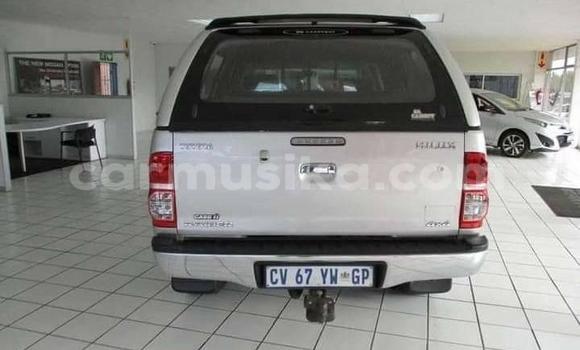 Buy Used Toyota Hilux Silver Car in Beitbridge in Matabeleland South Buy Used Toyota Hilux Silver Car in Beitbridge in Matabeleland South