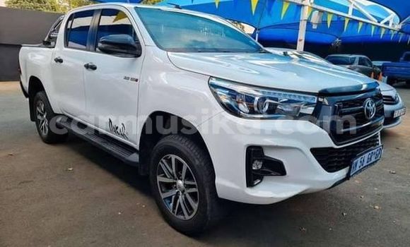 Nunua Ilio tumika Toyota Hilux Nyeupe Gari ndani ya Beitbridge nchini Matabeleland Kusini