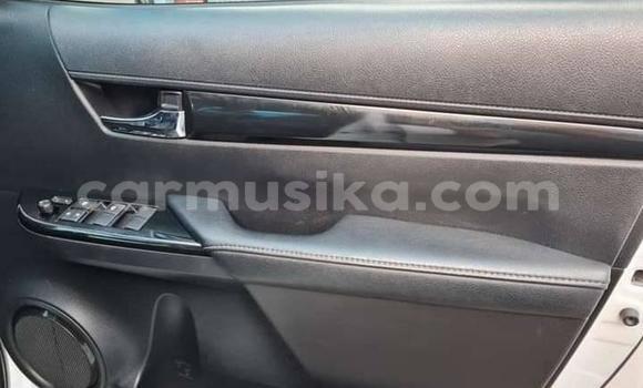 Buy Used Toyota Hilux White Car in Beitbridge in Matabeleland South Buy Used Toyota Hilux White Car in Beitbridge in Matabeleland South