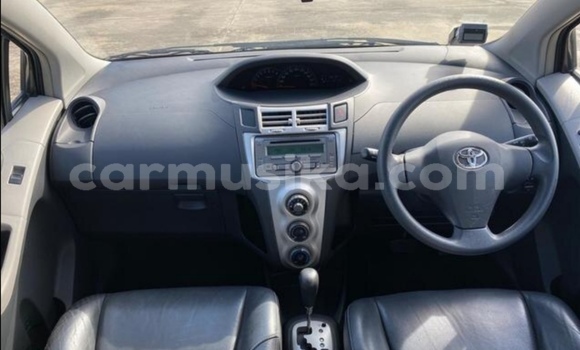 Acheter Occasion Voiture Toyota Yaris Gris à Beitbridge, Matabeleland South Acheter Occasion Voiture Toyota Yaris Gris à Beitbridge, Matabeleland South