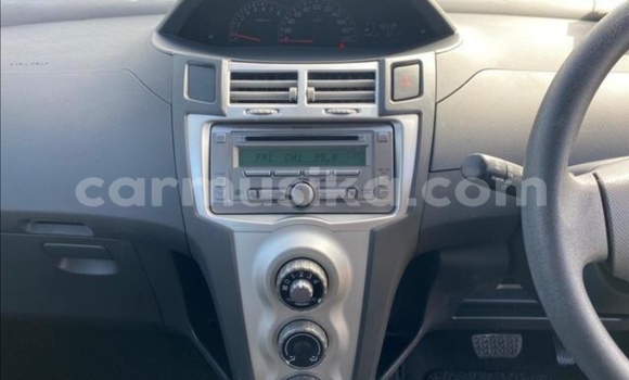 Acheter Occasion Voiture Toyota Yaris Gris à Beitbridge, Matabeleland South Acheter Occasion Voiture Toyota Yaris Gris à Beitbridge, Matabeleland South