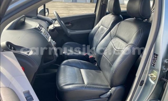 Acheter Occasion Voiture Toyota Yaris Gris à Beitbridge, Matabeleland South Acheter Occasion Voiture Toyota Yaris Gris à Beitbridge, Matabeleland South