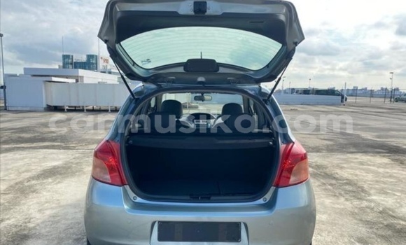 Acheter Occasion Voiture Toyota Yaris Gris à Beitbridge, Matabeleland South Acheter Occasion Voiture Toyota Yaris Gris à Beitbridge, Matabeleland South