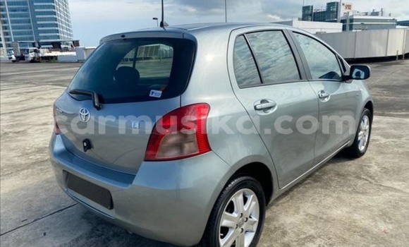 Acheter Occasion Voiture Toyota Yaris Gris à Beitbridge, Matabeleland South Acheter Occasion Voiture Toyota Yaris Gris à Beitbridge, Matabeleland South