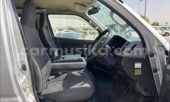 Acheter Occasion Voiture Toyota Hiace Gris à Beitbridge, Matabeleland South Acheter Occasion Voiture Toyota Hiace Gris à Beitbridge, Matabeleland South