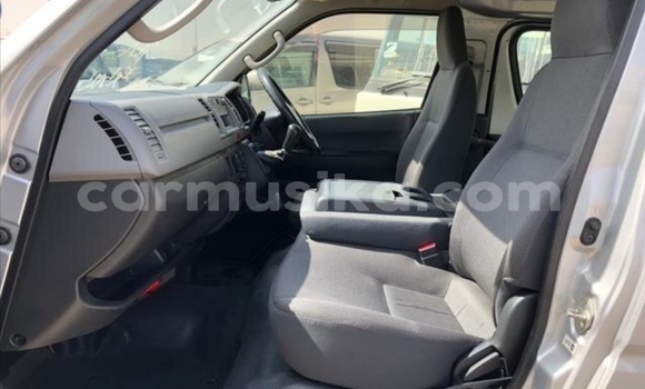 Acheter Occasion Voiture Toyota Hiace Gris à Beitbridge, Matabeleland South Acheter Occasion Voiture Toyota Hiace Gris à Beitbridge, Matabeleland South