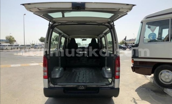 Acheter Occasion Voiture Toyota Hiace Gris à Beitbridge, Matabeleland South Acheter Occasion Voiture Toyota Hiace Gris à Beitbridge, Matabeleland South