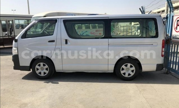Acheter Occasion Voiture Toyota Hiace Gris à Beitbridge, Matabeleland South Acheter Occasion Voiture Toyota Hiace Gris à Beitbridge, Matabeleland South