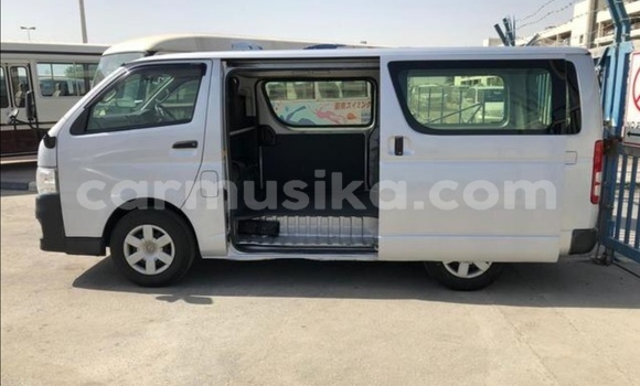 Acheter Occasion Voiture Toyota Hiace Gris à Beitbridge, Matabeleland South Acheter Occasion Voiture Toyota Hiace Gris à Beitbridge, Matabeleland South