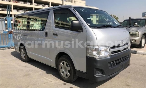 Acheter Occasion Voiture Toyota Hiace Gris à Beitbridge, Matabeleland South Acheter Occasion Voiture Toyota Hiace Gris à Beitbridge, Matabeleland South