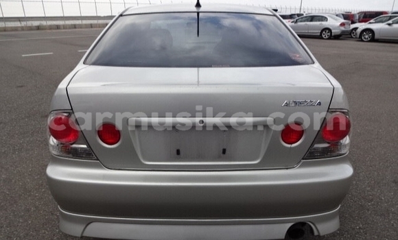 Acheter Occasion Voiture Toyota Yaris Rouge à Beitbridge, Matabeleland South Acheter Occasion Voiture Toyota Yaris Rouge à Beitbridge, Matabeleland South