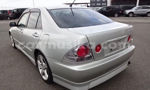 Acheter Occasion Voiture Toyota Yaris Rouge à Beitbridge, Matabeleland South Acheter Occasion Voiture Toyota Yaris Rouge à Beitbridge, Matabeleland South