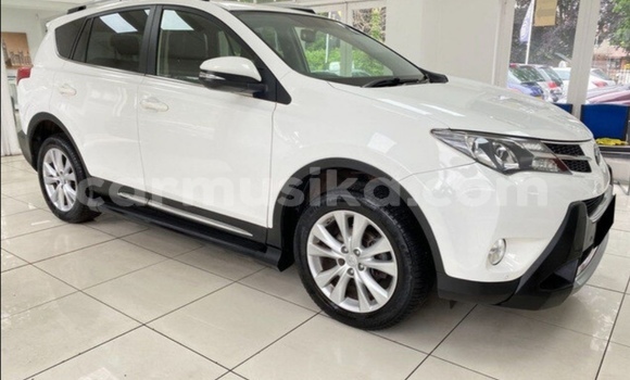 Acheter Occasion Voiture Toyota RAV4 Blanc à Beitbridge, Matabeleland South Acheter Occasion Voiture Toyota RAV4 Blanc à Beitbridge, Matabeleland South
