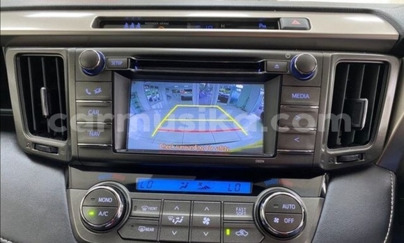 Acheter Occasion Voiture Toyota RAV4 Blanc à Beitbridge, Matabeleland South Acheter Occasion Voiture Toyota RAV4 Blanc à Beitbridge, Matabeleland South