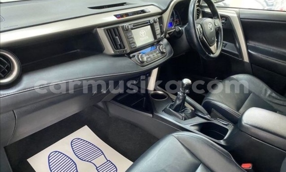 Acheter Occasion Voiture Toyota RAV4 Blanc à Beitbridge, Matabeleland South Acheter Occasion Voiture Toyota RAV4 Blanc à Beitbridge, Matabeleland South