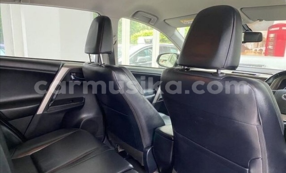 Acheter Occasion Voiture Toyota RAV4 Blanc à Beitbridge, Matabeleland South Acheter Occasion Voiture Toyota RAV4 Blanc à Beitbridge, Matabeleland South