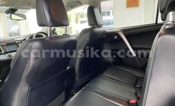 Acheter Occasion Voiture Toyota RAV4 Blanc à Beitbridge, Matabeleland South Acheter Occasion Voiture Toyota RAV4 Blanc à Beitbridge, Matabeleland South