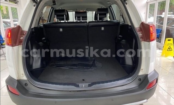 Acheter Occasion Voiture Toyota RAV4 Blanc à Beitbridge, Matabeleland South Acheter Occasion Voiture Toyota RAV4 Blanc à Beitbridge, Matabeleland South