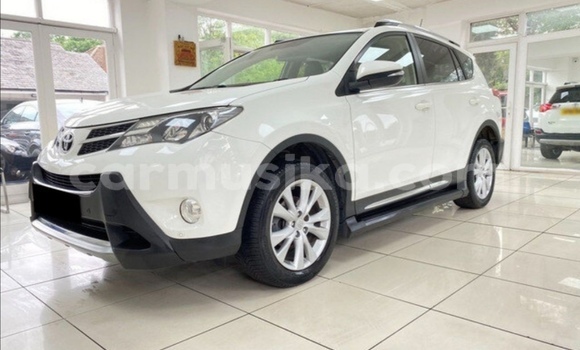 Acheter Occasion Voiture Toyota RAV4 Blanc à Beitbridge, Matabeleland South Acheter Occasion Voiture Toyota RAV4 Blanc à Beitbridge, Matabeleland South