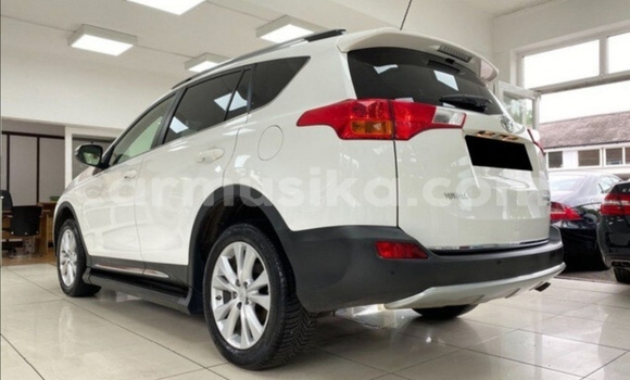Acheter Occasion Voiture Toyota RAV4 Blanc à Beitbridge, Matabeleland South Acheter Occasion Voiture Toyota RAV4 Blanc à Beitbridge, Matabeleland South