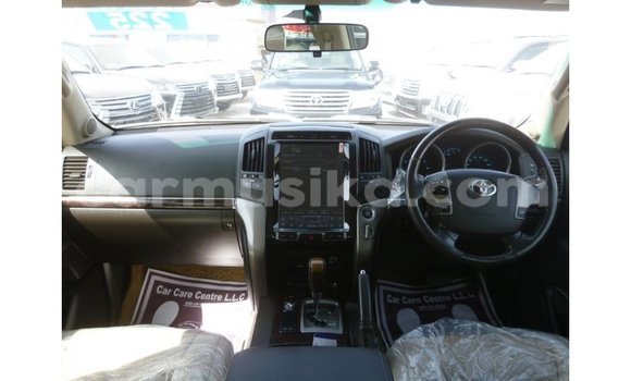 Nunua Imported Toyota Land Cruiser Nyeupe Gari ndani ya Import - Dubai nchini Harare Nunua Imported Toyota Land Cruiser Nyeupe Gari ndani ya Import - Dubai nchini Harare