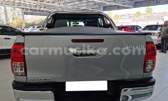 Nunua Ilio tumika Toyota Hilux Fedha Gari ndani ya Beitbridge nchini Matabeleland Kusini Nunua Ilio tumika Toyota Hilux Fedha Gari ndani ya Beitbridge nchini Matabeleland Kusini