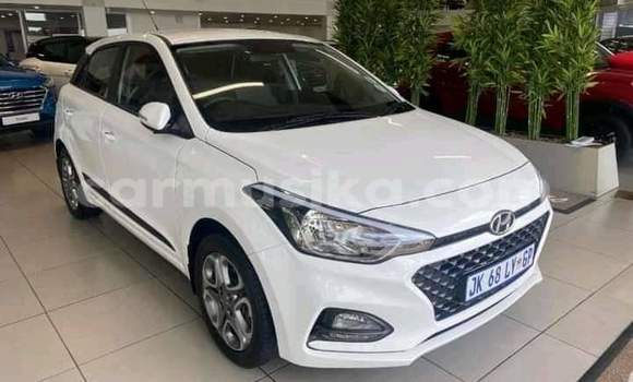 Buy Used Hyundai i20 White Car in Beitbridge in Matabeleland South