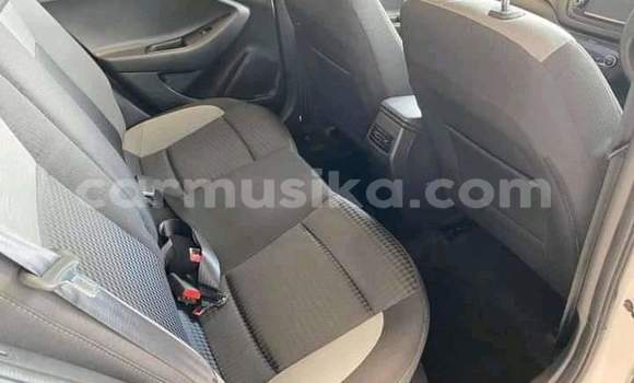 Buy Used Hyundai i20 White Car in Beitbridge in Matabeleland South Buy Used Hyundai i20 White Car in Beitbridge in Matabeleland South