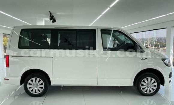 Tenga Tsaru Volkswagen Caravelle Chena Mota in Beitbridge in Matabeleland South Tenga Tsaru Volkswagen Caravelle Chena Mota in Beitbridge in Matabeleland South