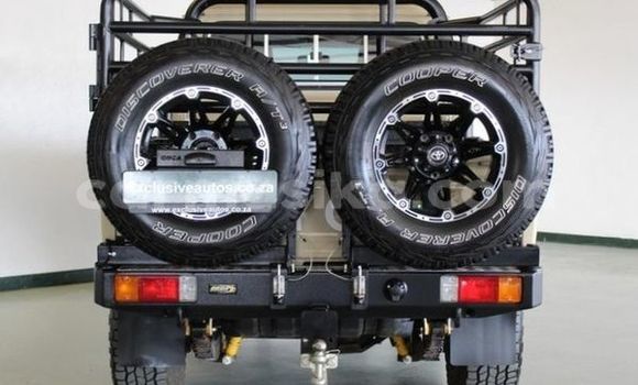 Tenga Tsaru Toyota Land Cruiser Bhurawuni Mota in Beitbridge in Matabeleland South Tenga Tsaru Toyota Land Cruiser Bhurawuni Mota in Beitbridge in Matabeleland South