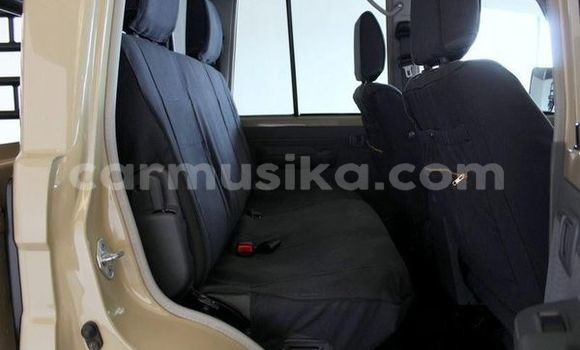 Tenga Tsaru Toyota Land Cruiser Bhurawuni Mota in Beitbridge in Matabeleland South Tenga Tsaru Toyota Land Cruiser Bhurawuni Mota in Beitbridge in Matabeleland South