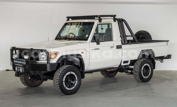Nunua Ilio tumika Toyota Land Cruiser Nyeupe Gari ndani ya Beitbridge nchini Matabeleland Kusini Nunua Ilio tumika Toyota Land Cruiser Nyeupe Gari ndani ya Beitbridge nchini Matabeleland Kusini