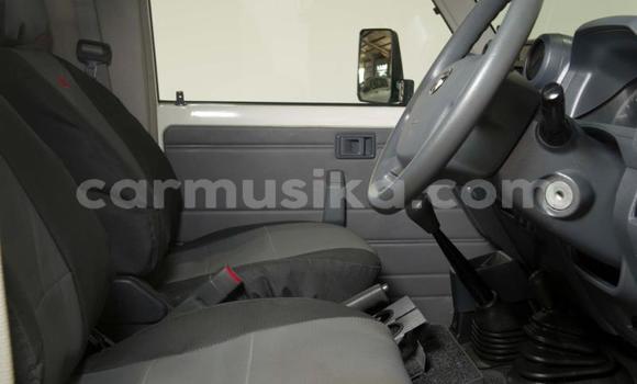 Nunua Ilio tumika Toyota Land Cruiser Nyeupe Gari ndani ya Beitbridge nchini Matabeleland Kusini Nunua Ilio tumika Toyota Land Cruiser Nyeupe Gari ndani ya Beitbridge nchini Matabeleland Kusini