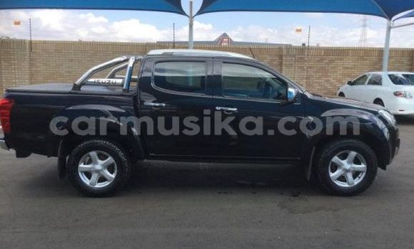 Nunua Ilio tumika Isuzu KB Fedha Gari ndani ya Beitbridge nchini Matabeleland Kusini Nunua Ilio tumika Isuzu KB Fedha Gari ndani ya Beitbridge nchini Matabeleland Kusini