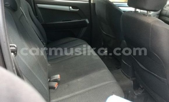 Nunua Ilio tumika Isuzu KB Fedha Gari ndani ya Beitbridge nchini Matabeleland Kusini Nunua Ilio tumika Isuzu KB Fedha Gari ndani ya Beitbridge nchini Matabeleland Kusini