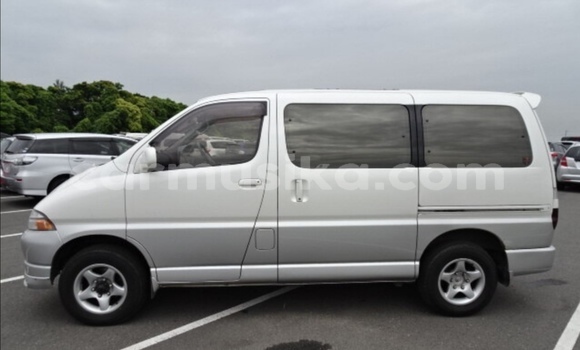 Tenga Tsaru Toyota Granvia Zvimwe Mota in Beitbridge in Matabeleland South Tenga Tsaru Toyota Granvia Zvimwe Mota in Beitbridge in Matabeleland South