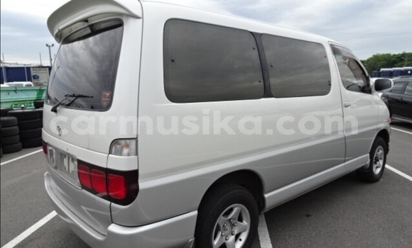 Tenga Tsaru Toyota Granvia Zvimwe Mota in Beitbridge in Matabeleland South Tenga Tsaru Toyota Granvia Zvimwe Mota in Beitbridge in Matabeleland South