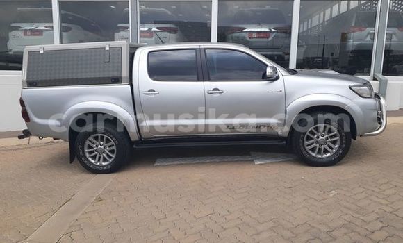 Buy Used Toyota Hilux Silver Car in Beitbridge in Matabeleland South Buy Used Toyota Hilux Silver Car in Beitbridge in Matabeleland South