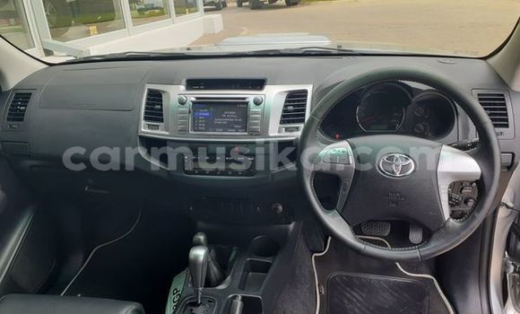 Buy Used Toyota Hilux Silver Car in Beitbridge in Matabeleland South Buy Used Toyota Hilux Silver Car in Beitbridge in Matabeleland South