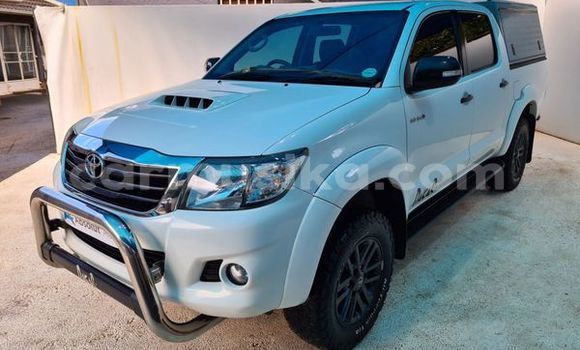 Nunua Ilio tumika Toyota Hilux Nyeupe Gari ndani ya Beitbridge nchini Matabeleland Kusini