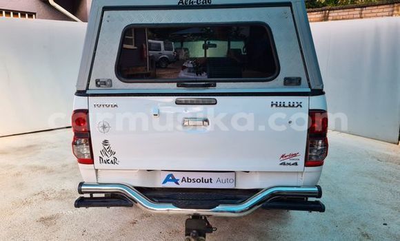 Tenga Tsaru Toyota Hilux Chena Mota in Beitbridge in Matabeleland South Tenga Tsaru Toyota Hilux Chena Mota in Beitbridge in Matabeleland South