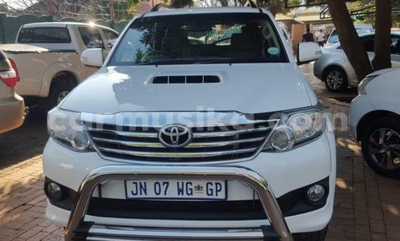 Tenga Tsaru Toyota Fortuner Chena Mota in Beitbridge in Matabeleland South Tenga Tsaru Toyota Fortuner Chena Mota in Beitbridge in Matabeleland South