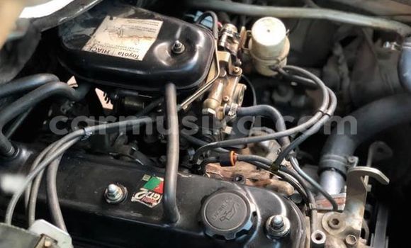 Buy Used Toyota Hiace White Car in Beitbridge in Matabeleland South Buy Used Toyota Hiace White Car in Beitbridge in Matabeleland South