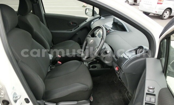 Tenga Tsaru Toyota Vitz Chena Mota in Beitbridge in Matabeleland South Tenga Tsaru Toyota Vitz Chena Mota in Beitbridge in Matabeleland South