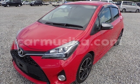 Nunua Ilio tumika Toyota Vitz Nyekundu Gari ndani ya Beitbridge nchini Matabeleland Kusini