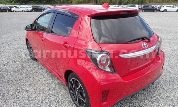 Acheter Occasion Voiture Toyota Vitz Rouge à Beitbridge, Matabeleland South Acheter Occasion Voiture Toyota Vitz Rouge à Beitbridge, Matabeleland South